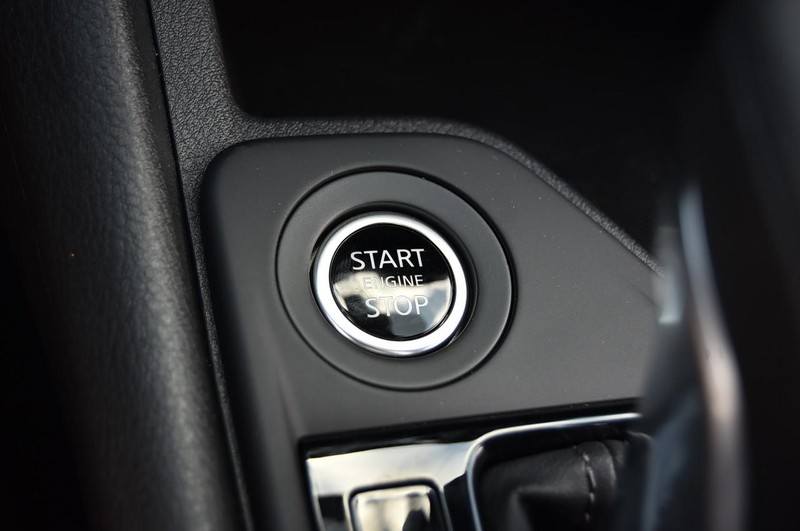 Nissan Sentra Vehicle Image 16
