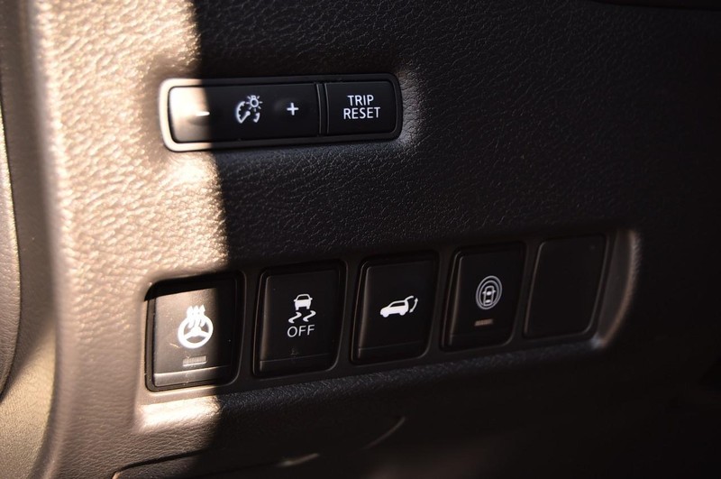 Nissan Murano Vehicle Image 13