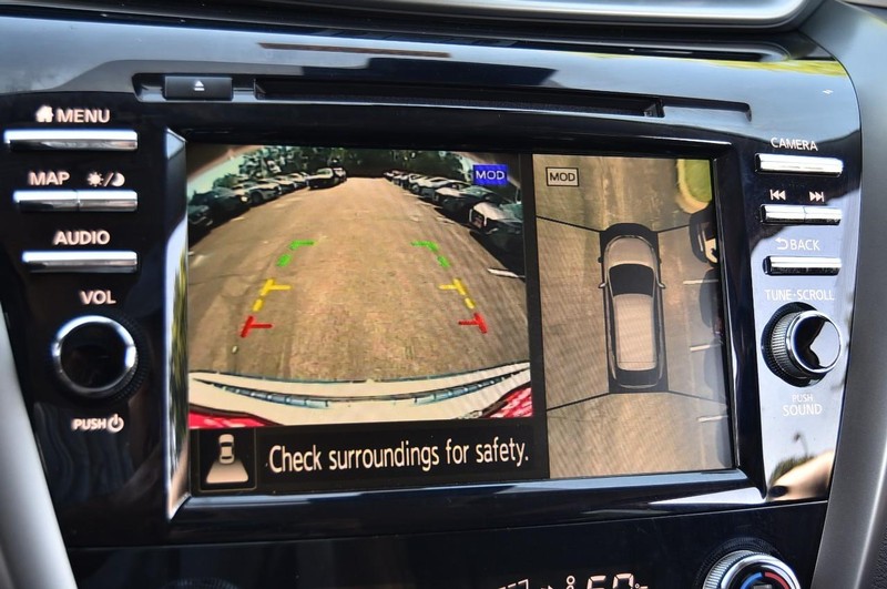 Nissan Murano Vehicle Image 15