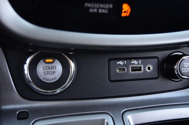 Nissan Murano Vehicle Image 18