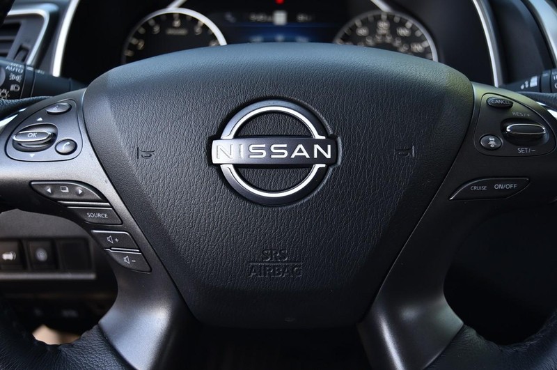 Nissan Murano Vehicle Image 20