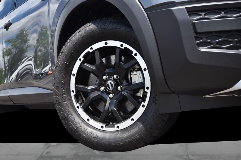 Nissan Pathfinder Vehicle Image 03