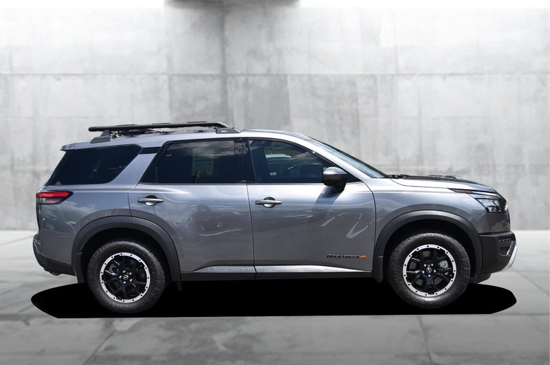 Nissan Pathfinder Vehicle Image 05