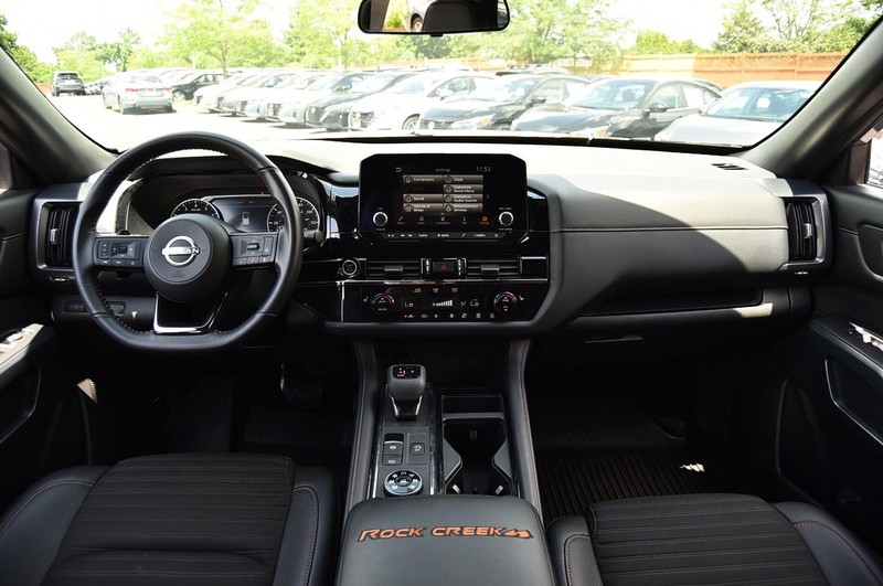 Nissan Pathfinder Vehicle Image 08