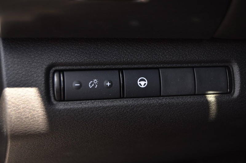 Nissan Pathfinder Vehicle Image 11