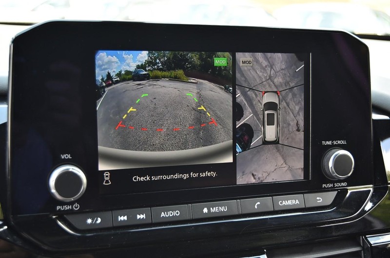 Nissan Pathfinder Vehicle Image 13