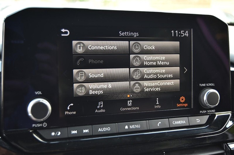 Nissan Pathfinder Vehicle Image 14