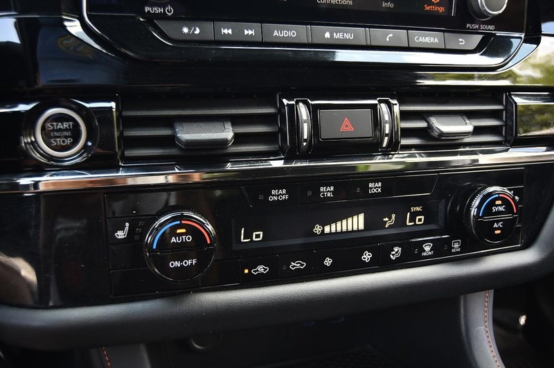 Nissan Pathfinder Vehicle Image 17