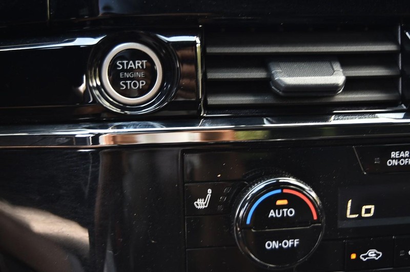 Nissan Pathfinder Vehicle Image 18