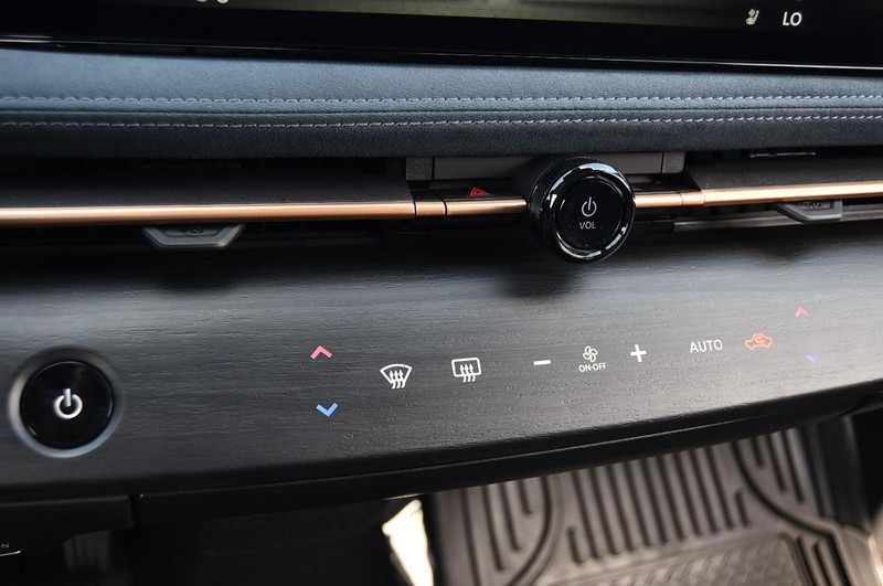 Nissan ARIYA Vehicle Image 20