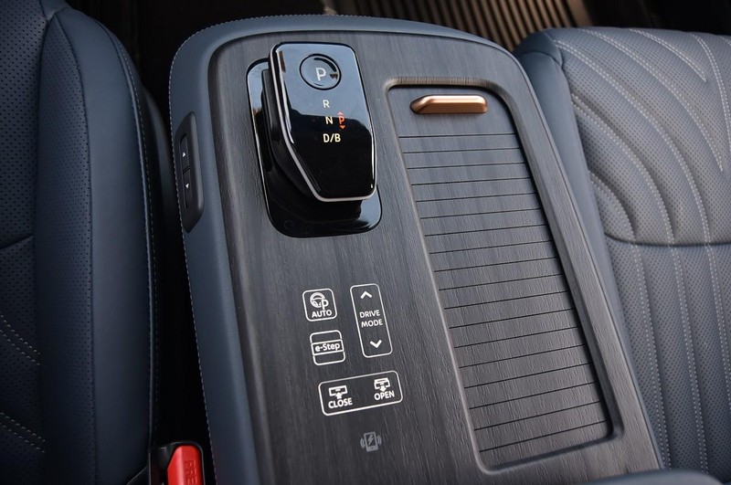 Nissan ARIYA Vehicle Image 21