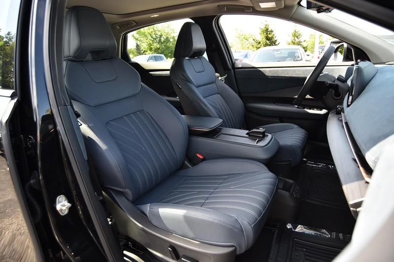 Nissan ARIYA Vehicle Image 25