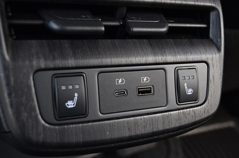 Nissan ARIYA Vehicle Image 28