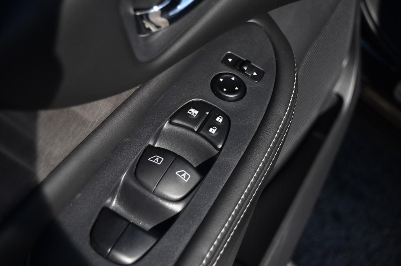 Nissan Murano Vehicle Image 09