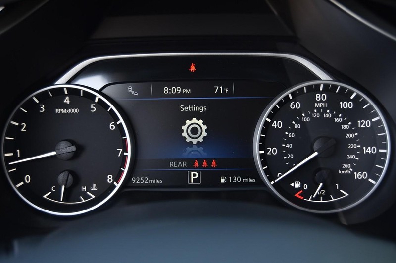 Nissan Murano Vehicle Image 13