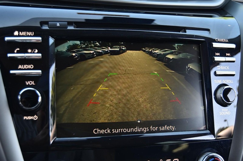 Nissan Murano Vehicle Image 14