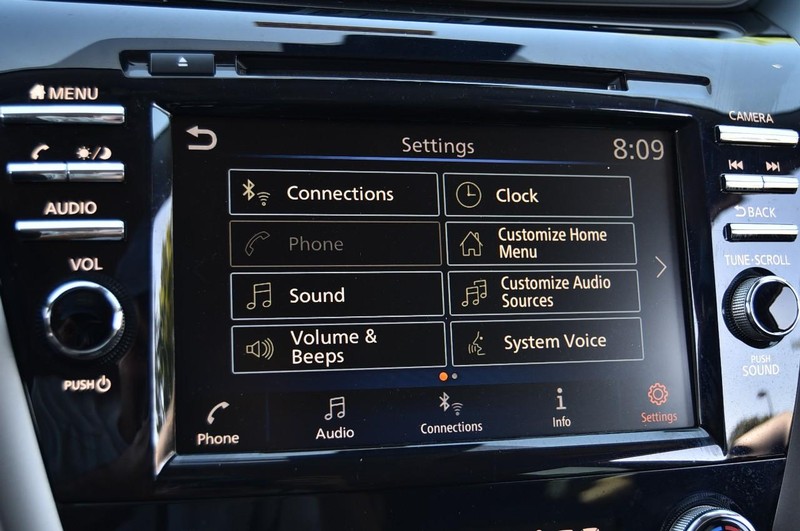 Nissan Murano Vehicle Image 15