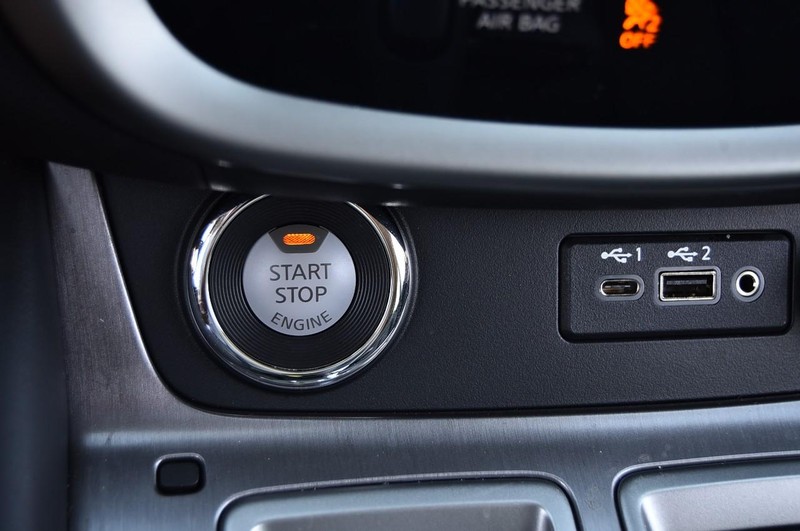 Nissan Murano Vehicle Image 17