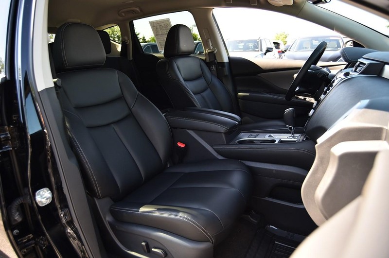 Nissan Murano Vehicle Image 21