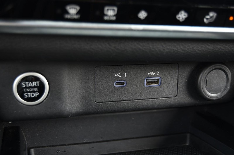 Nissan Rogue Vehicle Image 16