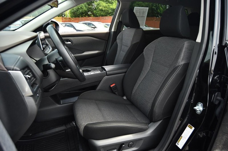 Nissan Rogue Vehicle Image 19