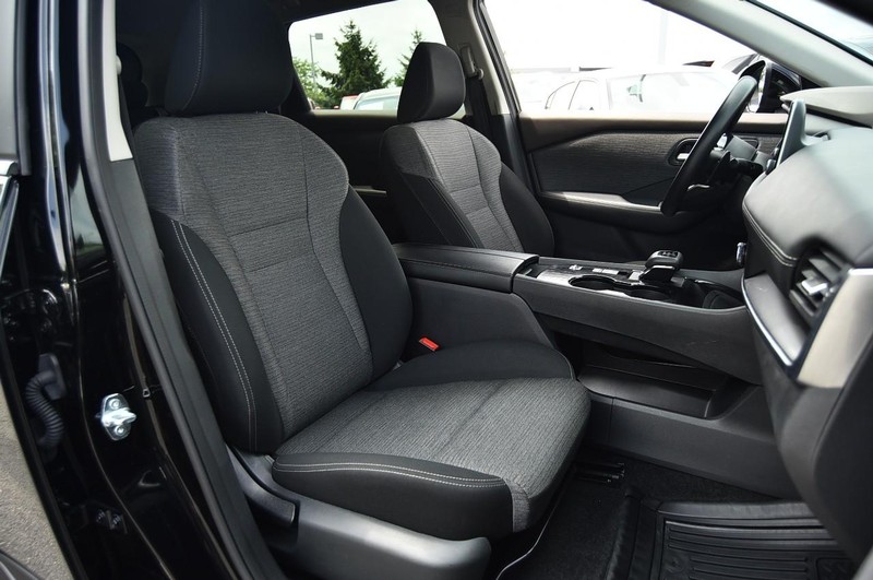 Nissan Rogue Vehicle Image 20