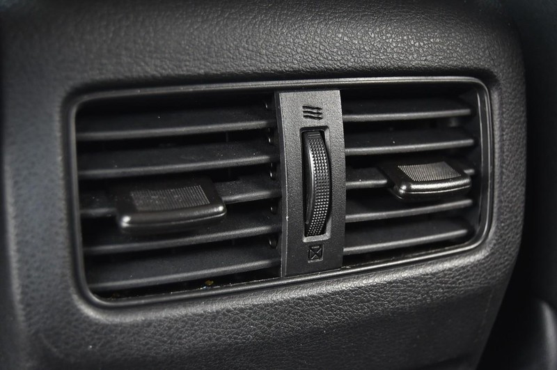 Nissan Rogue Vehicle Image 22