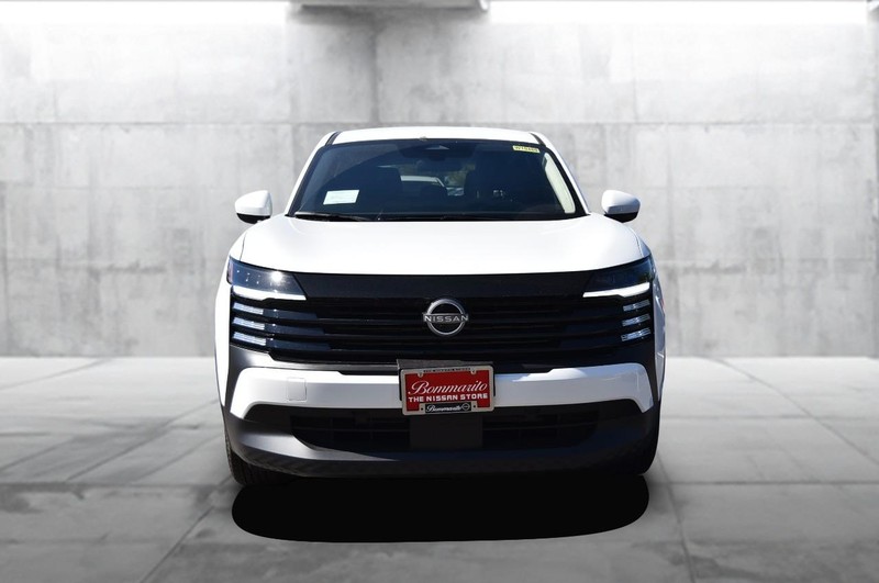 Nissan Kicks Vehicle Image 04