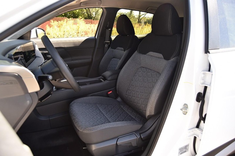 Nissan Kicks Vehicle Image 20