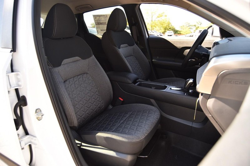 Nissan Kicks Vehicle Image 21