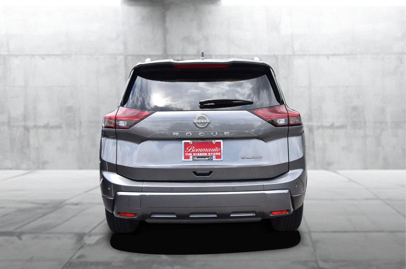 Nissan Rogue Vehicle Image 06