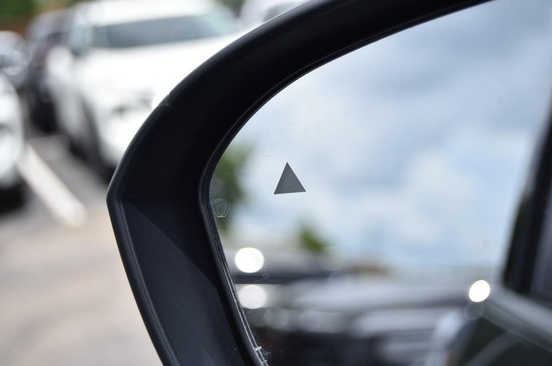 Nissan Rogue Vehicle Image 11
