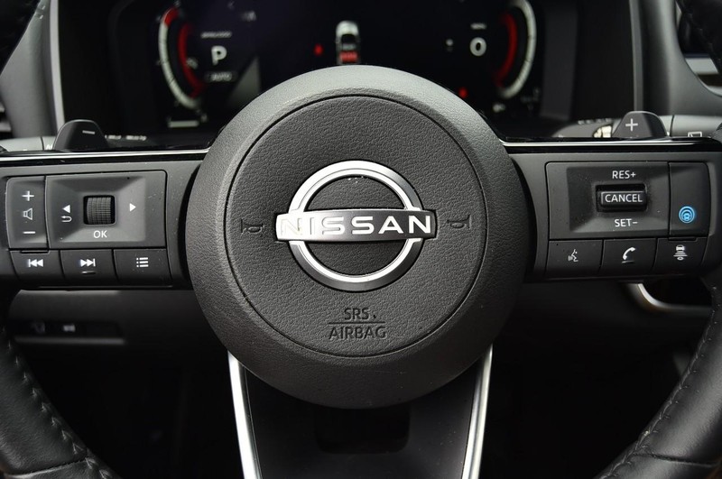 Nissan Rogue Vehicle Image 21