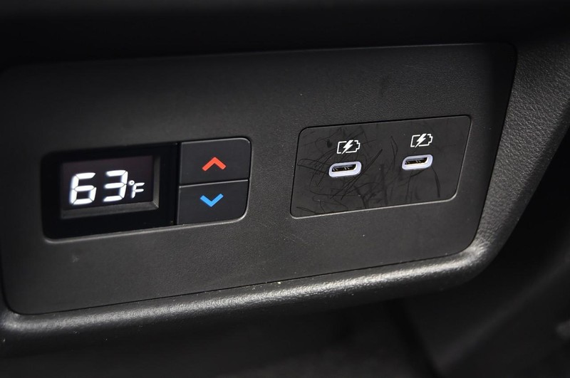 Nissan Rogue Vehicle Image 27