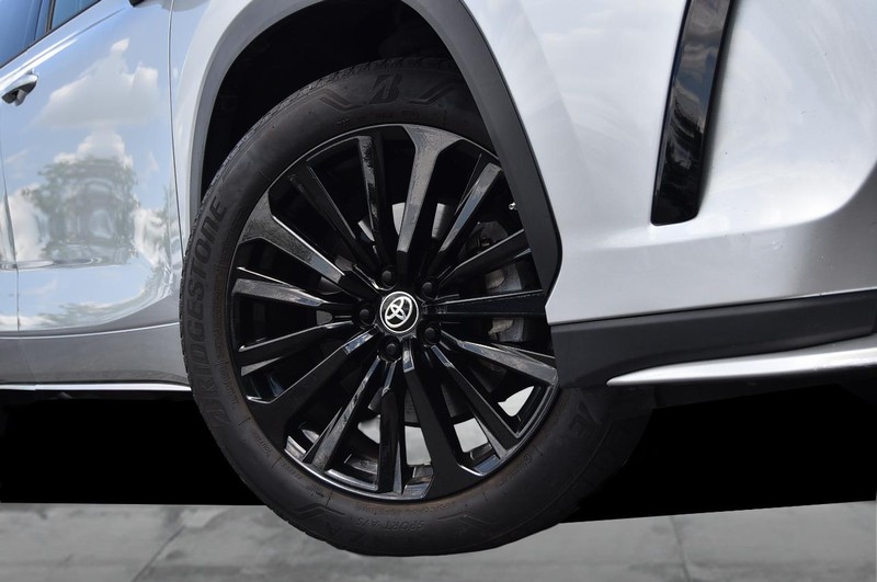 Toyota Highlander Vehicle Image 03