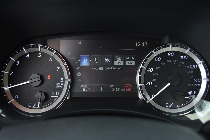Toyota Highlander Vehicle Image 13