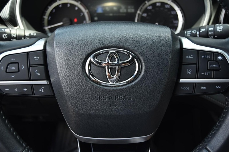 Toyota Highlander Vehicle Image 21