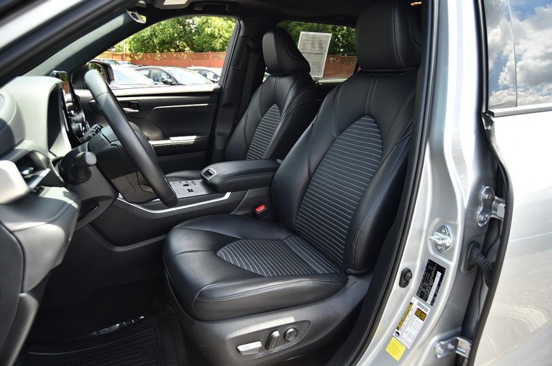 Toyota Highlander Vehicle Image 22