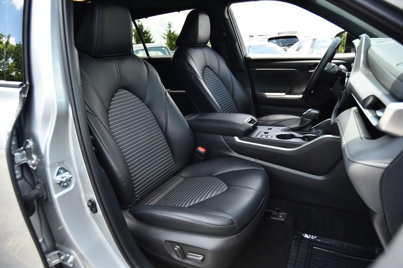 Toyota Highlander Vehicle Image 23