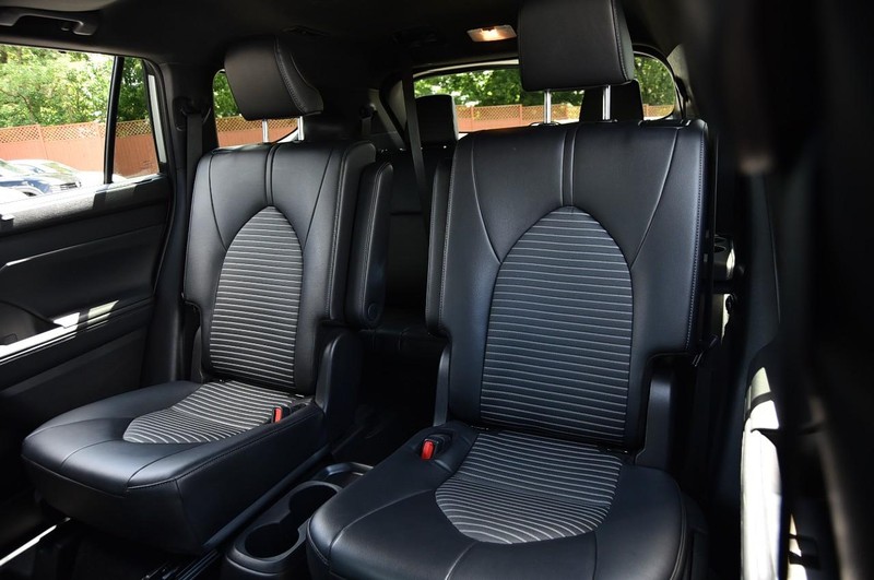 Toyota Highlander Vehicle Image 25