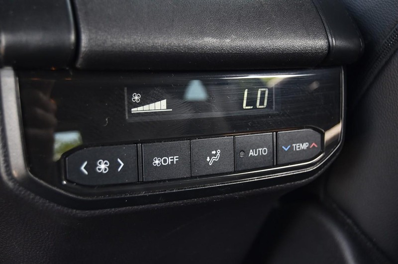 Toyota Highlander Vehicle Image 26