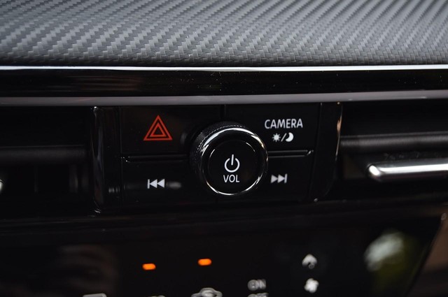 Nissan Kicks Vehicle Image 18