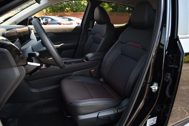 Nissan Kicks Vehicle Image 24