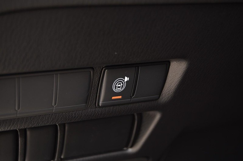 Nissan Armada Vehicle Image 11