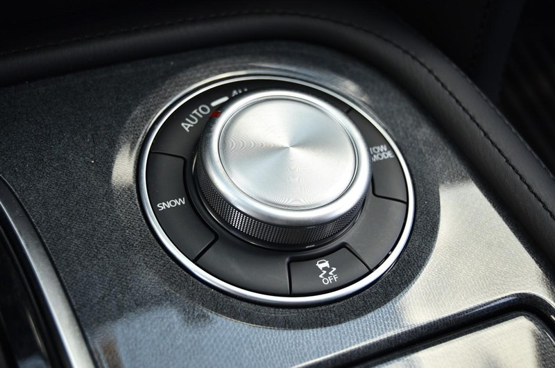 Nissan Armada Vehicle Image 18