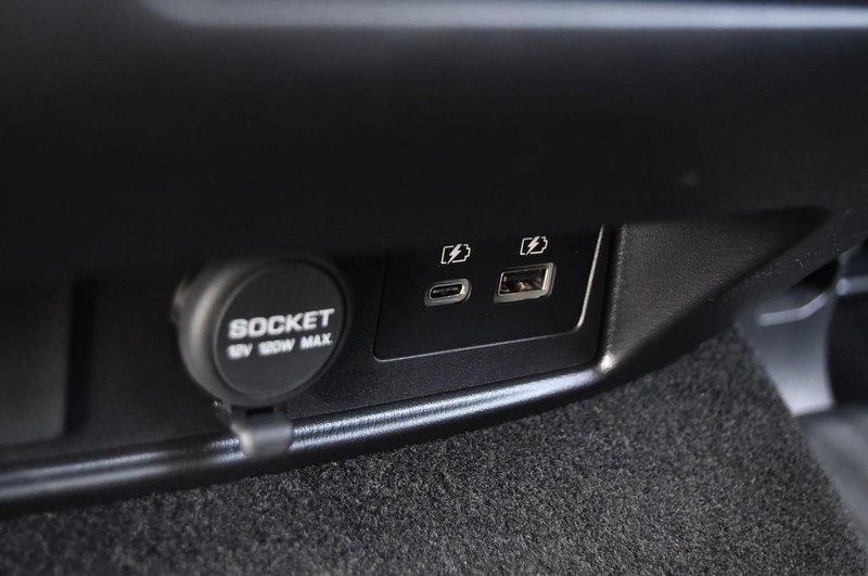 Nissan Armada Vehicle Image 26