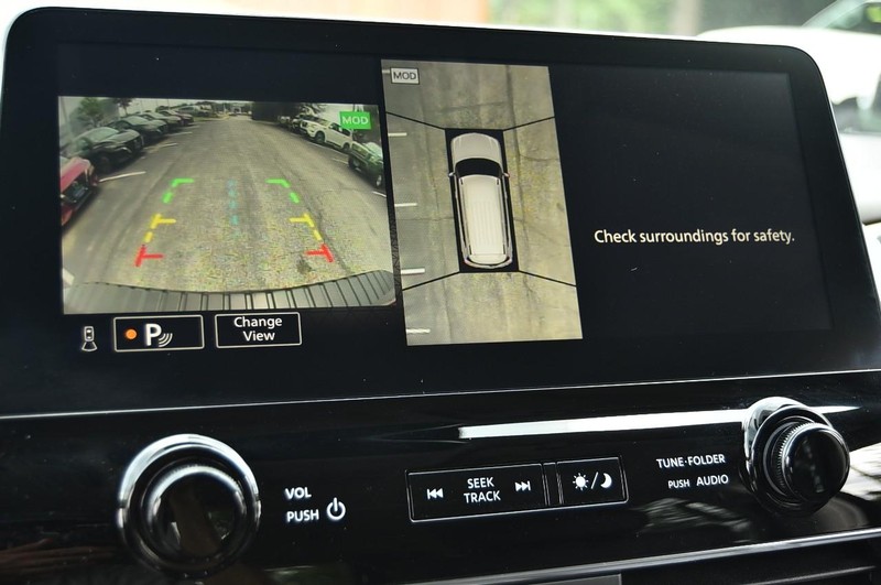 Nissan Armada Vehicle Image 14