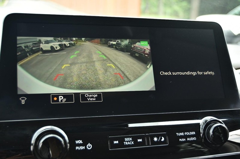 Nissan Armada Vehicle Image 17