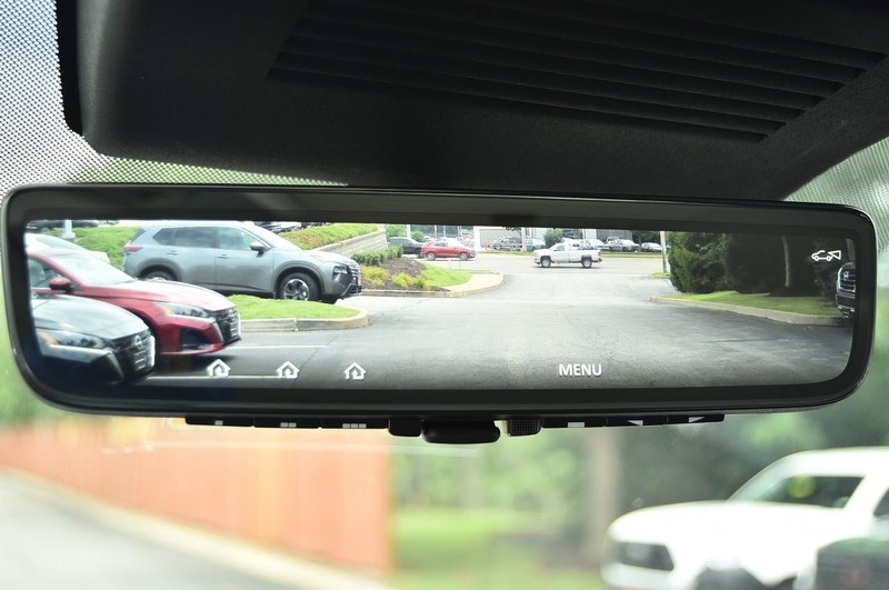 Nissan Armada Vehicle Image 18
