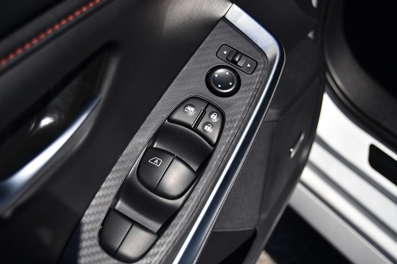 Nissan Sentra Vehicle Image 09
